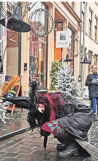 Auch Brauchtumsveranstaltungen gibt es in den Hansestädten. Auch Brauchtumsveranstaltungen gibt es in den Hansestädten.