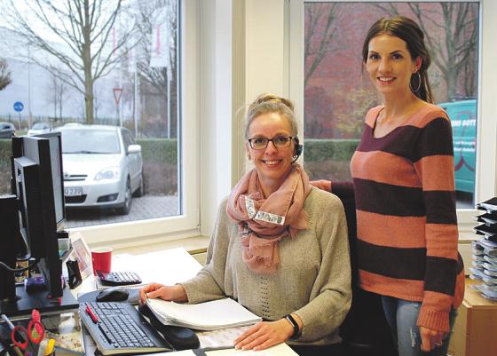 Der Kundendienst von Firma Jens Gottschalk mit Pamela Brusch (l.) und Linda Möller ist weiterhin für alle Kunden telefonisch erreichbar