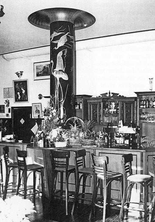 Die Flamingosäule in der „Flamingo“- Bar. FOTO: STADTARCHIV Die Flamingosäule in der „Flamingo“- Bar. FOTO: STADTARCHIV