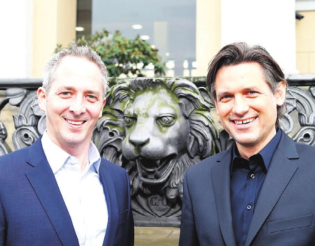 Ron Große (r.), Leiter Private Banking Beratungsspezialisten, und Stefan Keil, Kapitalmarktexperte und Portfolio Manager. Foto: Janko Woltersmann Ron Große (r.), Leiter Private Banking Beratungsspezialisten, und Stefan Keil, Kapitalmarktexperte und Portfolio Manager. Foto: Janko Woltersmann