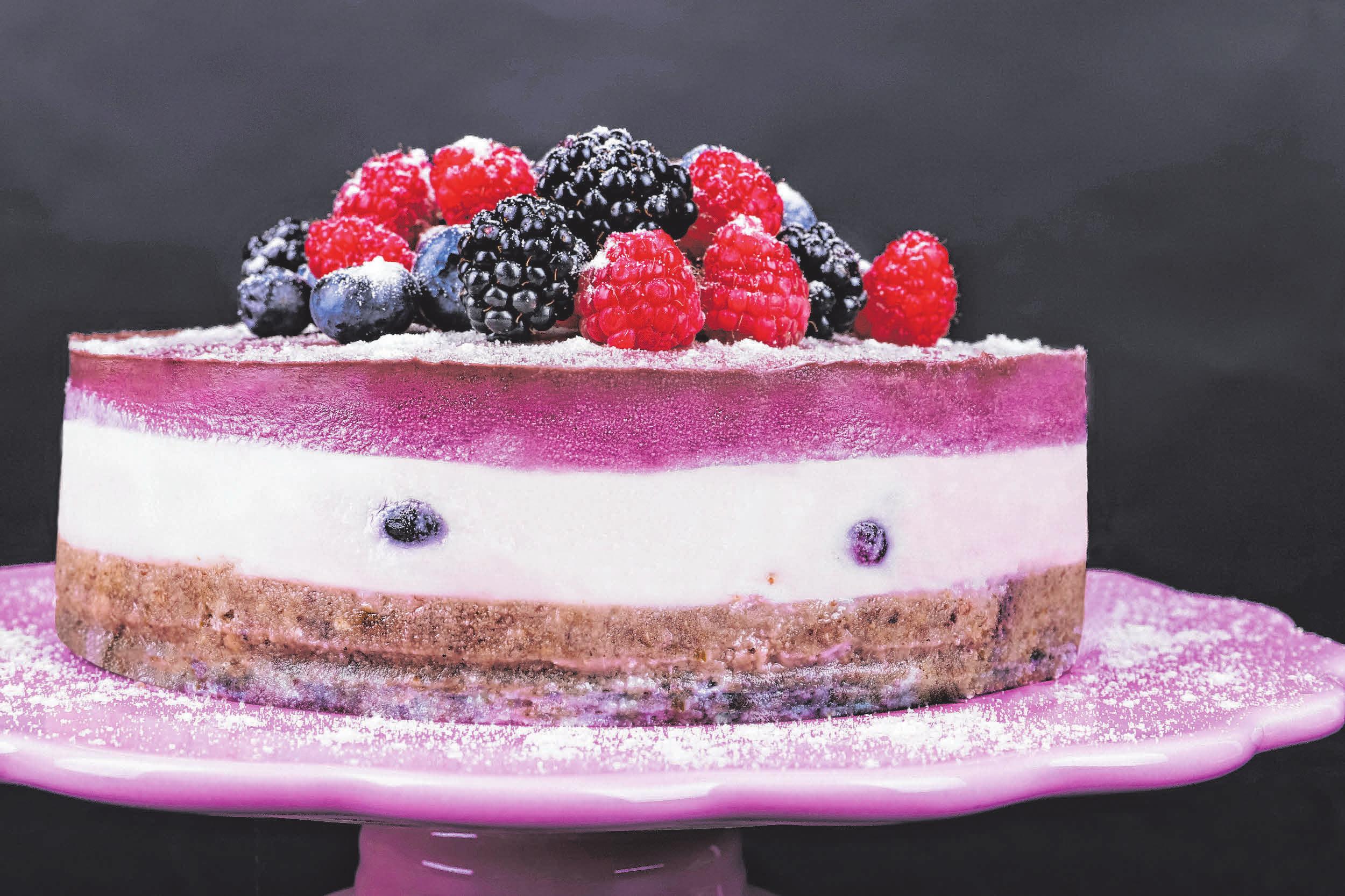 Auch aus Rohkost lässt sich eine schöne Torte zaubern. FOTO: ZARTBITTER - DESIGN Auch aus Rohkost lässt sich eine schöne Torte zaubern. FOTO: ZARTBITTER - DESIGN