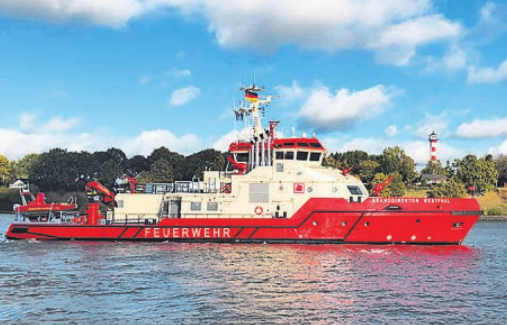 Immer im Dienst: „Branddirektor Westphal“ heißt das neue und bislang größte Feuerlöschboot der Hamburg Port Authority Foto: HPA Kai Gerullis
