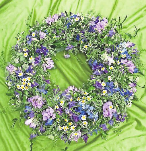 Das Kompetenzteam des Floristikfachgeschäfts fertigt Arrangements für jeden Anlass. Foto: Schunder Das Kompetenzteam des Floristikfachgeschäfts fertigt Arrangements für jeden Anlass. Foto: Schunder