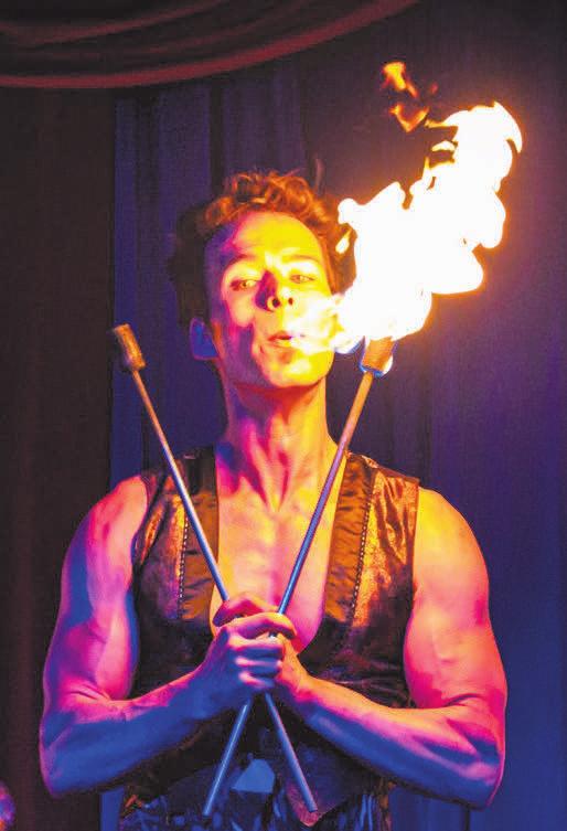 Feuerkünstler aus Berlin sorgen am 4. Dezember an der Stadtbucht für eine heiße Show. Foto: eventpuppets.com Feuerkünstler aus Berlin sorgen am 4. Dezember an der Stadtbucht für eine heiße Show. Foto: eventpuppets.com