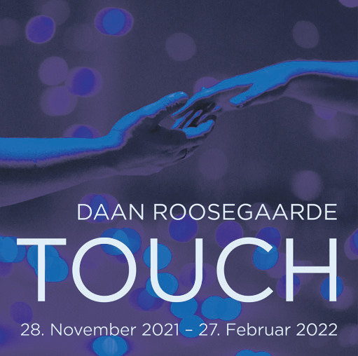 Daan Rossegaarde thematisiert gegenseitiges Berühren als ursprünglich selbstverständlich im Miteinander. Foto: Draiflessen Collection/Daan Roosegaarde | Peter Hübbe