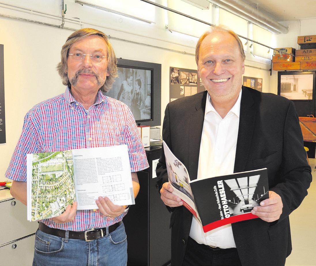 Rudolf Becker (links) und Ulrich Kinder (rechts) freuen sich über die vielen Besucher. Foto: Müller Rudolf Becker (links) und Ulrich Kinder (rechts) freuen sich über die vielen Besucher. Foto: Müller