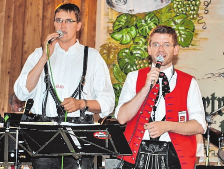 Die passende Musik gibt es an allen drei Tagen beim Gadenweinfest in Donnersdorf. ARCHIVFOTO: NEUBIG Die passende Musik gibt es an allen drei Tagen beim Gadenweinfest in Donnersdorf. ARCHIVFOTO: NEUBIG