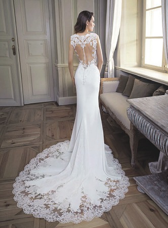 Das Brautkleid von Très Chic bietet nicht nur von vorne, sondern auch von hinten einen atemberaubenden Anblick