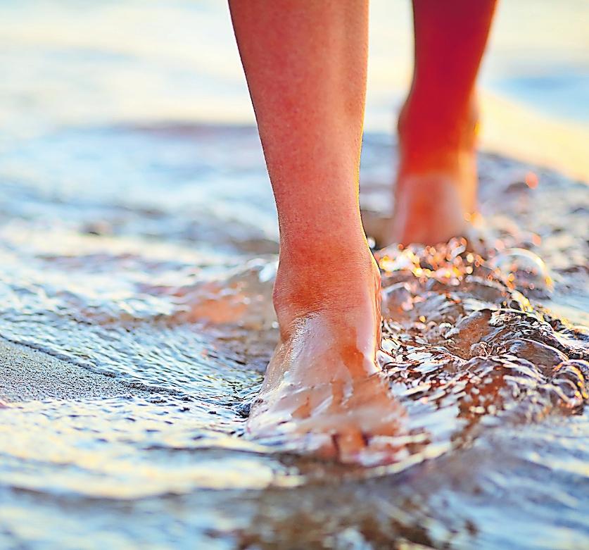 Am Strand: gut zu Fuß. FOTO: OLEKSANDR SHEVCHENKO /STOCK.ADOBE.COM Am Strand: gut zu Fuß. FOTO: OLEKSANDR SHEVCHENKO /STOCK.ADOBE.COM