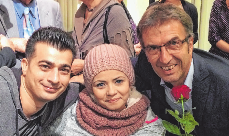 Das Ehepaar Amar aus Syrien mit Berthold Weiß. FOTO: RPS Das Ehepaar Amar aus Syrien mit Berthold Weiß. FOTO: RPS