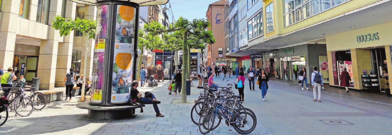 Zwischen St. Johanner Markt und Europa-Galerie erstreckt sich die Bahnhofstraße, eine der beliebtesten Einkaufsstraßen im Südwesten. Foto: LHS, Lutz Haerte Zwischen St. Johanner Markt und Europa-Galerie erstreckt sich die Bahnhofstraße, eine der beliebtesten Einkaufsstraßen im Südwesten. Foto: LHS, Lutz Haerte