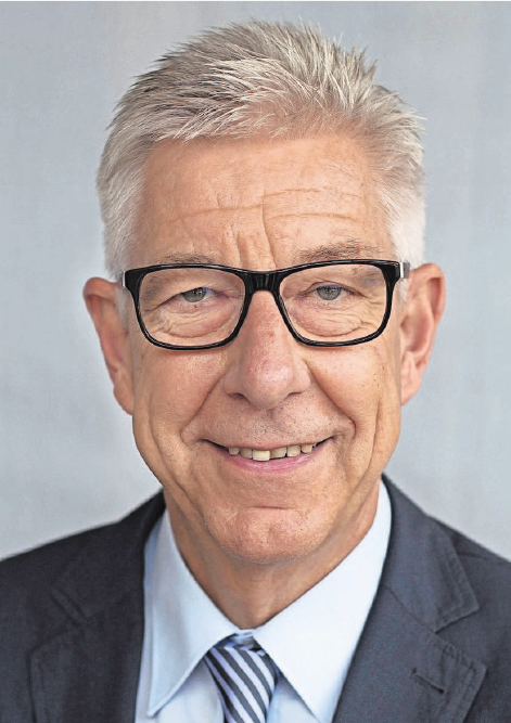 Schulleiter Hans-Jürgen Lichy. Schulleiter Hans-Jürgen Lichy.
