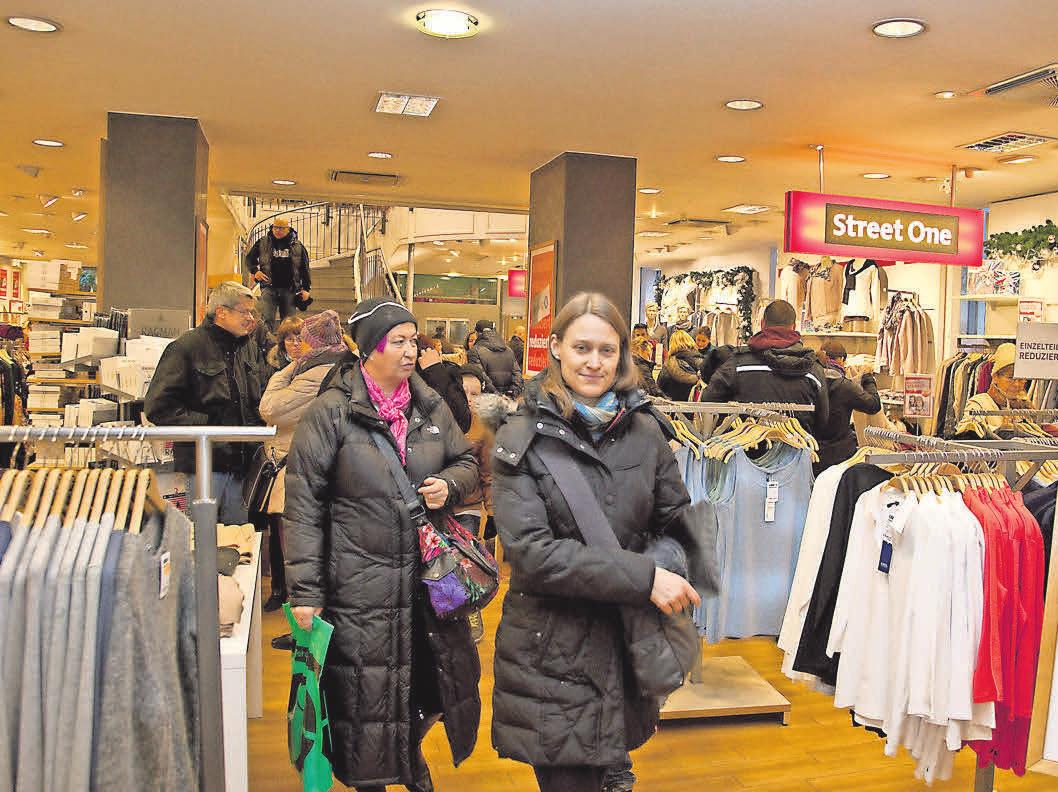 In Burgdorf gibt es am Flaniersonntag viel zu entdecken, denn rund 40 Geschäftsleute präsentieren ihr Sortiment. In Burgdorf gibt es am Flaniersonntag viel zu entdecken, denn rund 40 Geschäftsleute präsentieren ihr Sortiment.