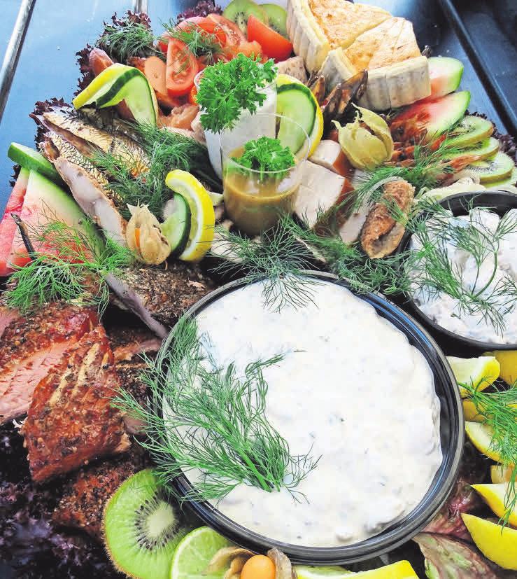 Eine Fischplatte bietet für jeden etwas. Eine Fischplatte bietet für jeden etwas.