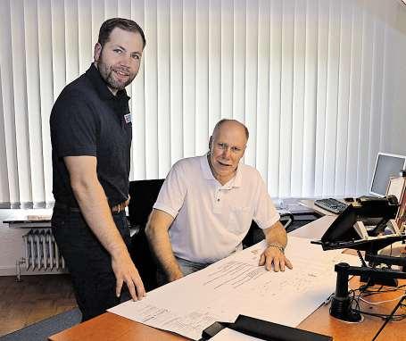 Leiten das Unternehmen: Wilfried Deeken (rechts) und sein Sohn Michael Deeken.