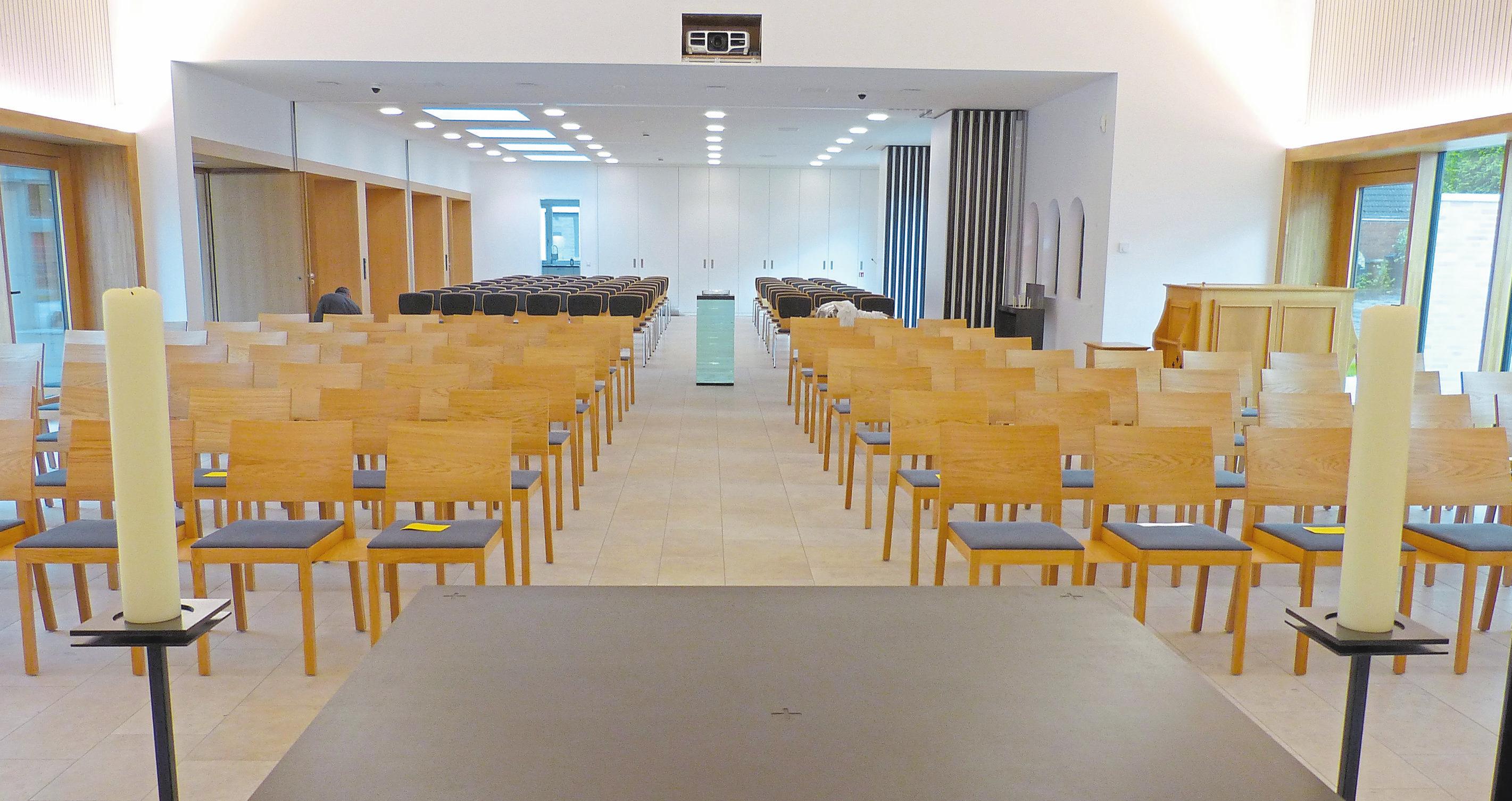Der Innenraum der neuen Kirche. Fotos: Jan-Philipp Jenke Der Innenraum der neuen Kirche. Fotos: Jan-Philipp Jenke