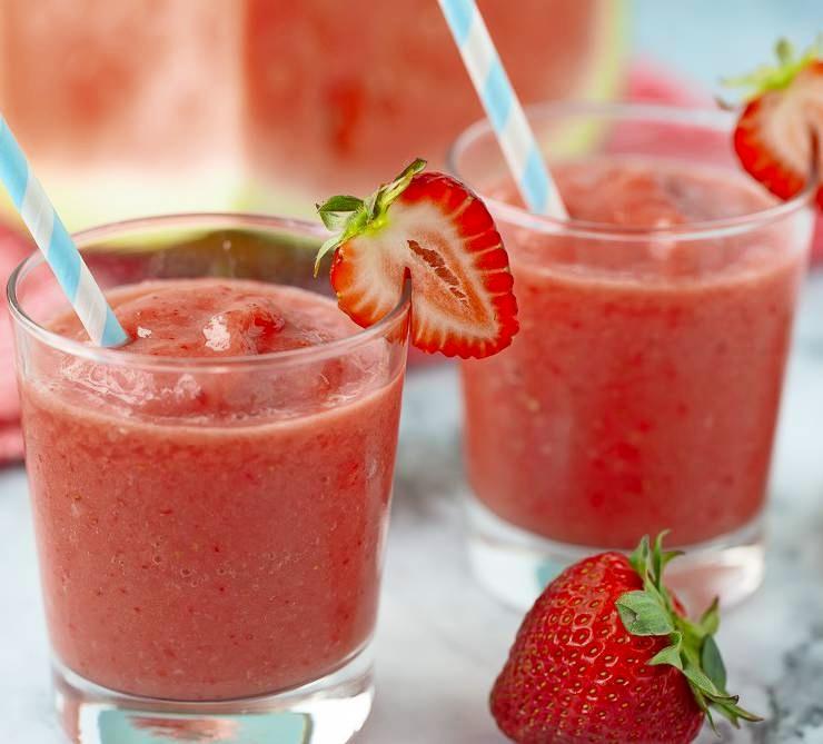 Gesunder Durstlöscher: der Erdbeer-Smoothie Foto: Super Healthy Kids Gesunder Durstlöscher: der Erdbeer-Smoothie Foto: Super Healthy Kids