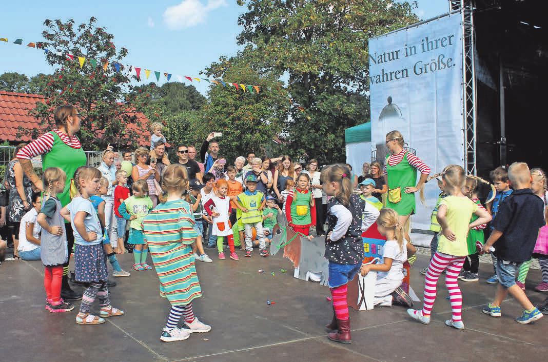 Auf dem Festplatz am Lindenkrug erwartet die Besucher am 7. September ein Programm mit vielen Auftritten. Auf dem Festplatz am Lindenkrug erwartet die Besucher am 7. September ein Programm mit vielen Auftritten.