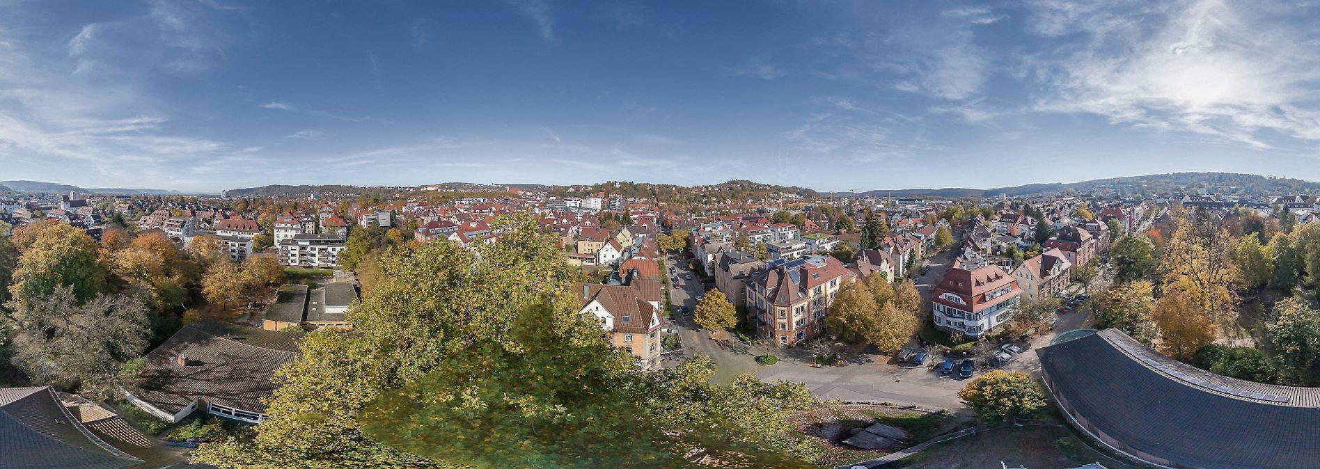 Idyllisch: der Panoramablick vom Turm der Eberhardskirche über die Tübinger Südstadt. Archivbild: Ulrich Metz