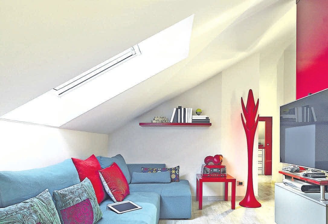 Durch einen Dachausbau entsteht schöner neuer Wohnraum. Hausbesitzer sollten dafür die Statik und mögliche Fenster ebenso bedenken wie den vorbeugenden Brandschutz durch nicht brennbare Baustoffe. FOTO: ADPEPHOTO/FOTOLIA Durch einen Dachausbau entsteht schöner neuer Wohnraum. Hausbesitzer sollten dafür die Statik und mögliche Fenster ebenso bedenken wie den vorbeugenden Brandschutz durch nicht brennbare Baustoffe. FOTO: ADPEPHOTO/FOTOLIA