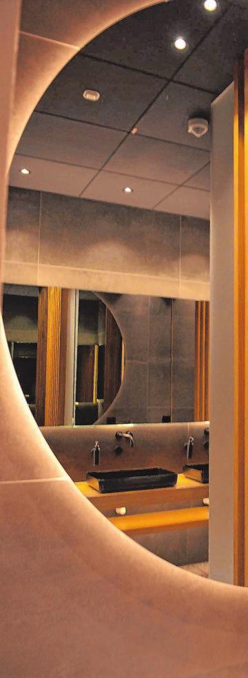 Die hochmodernen WC-Räume begeisternmit Atmopshäre. Die hochmodernen WC-Räume begeisternmit Atmopshäre.