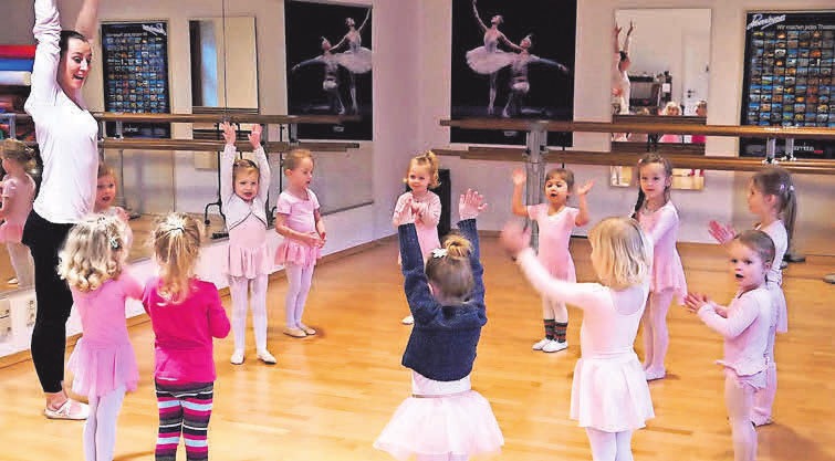 Der neue Kursus beginnt nach Ostern: Tänzerische Früherziehung schult auch persönliche und soziale Kompetenzen. Der neue Kursus beginnt nach Ostern: Tänzerische Früherziehung schult auch persönliche und soziale Kompetenzen.