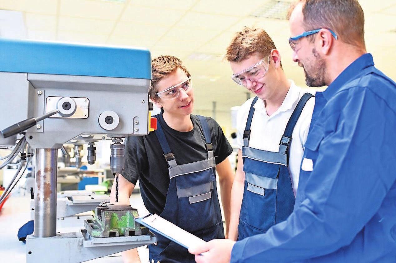 Praktika und Ferienjobs können helfen, die eigenen Stärken zu erkennen. Foto: adobe/industrieblick Praktika und Ferienjobs können helfen, die eigenen Stärken zu erkennen. Foto: adobe/industrieblick