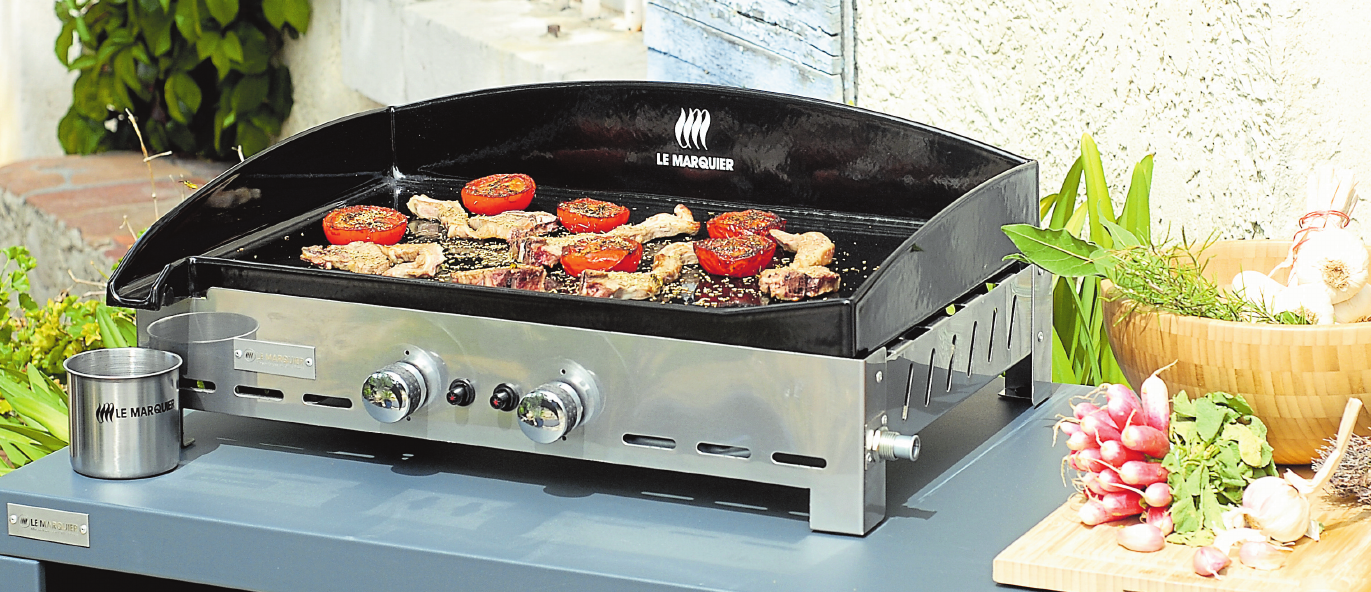 Die Plancha-Platte „Le Marquier“ bei Cactus hobbi eignet sich, verschiedenste Speisen zuzubereiten.