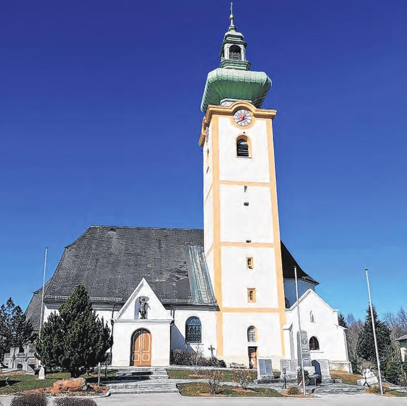 Die katholische Pfarrkirche war ursprünglich eine gotische Kirche mit Dachreiter. Der Glockenturm im südlichen Chorwinkel wurde zur Barockzeit errichtet. 1685 würde südseitig eine Seitenkapelle angebaut. Foto: Willi Litzlbauer Die katholische Pfarrkirche war ursprünglich eine gotische Kirche mit Dachreiter. Der Glockenturm im südlichen Chorwinkel wurde zur Barockzeit errichtet. 1685 würde südseitig eine Seitenkapelle angebaut. Foto: Willi Litzlbauer