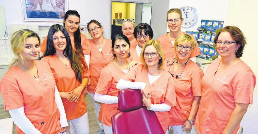Der Patient steht für das engagierte Team der Facharztpraxis für Kieferorthopädie, Grinsekatz, im Mittelpunkt. Der Patient steht für das engagierte Team der Facharztpraxis für Kieferorthopädie, Grinsekatz, im Mittelpunkt.