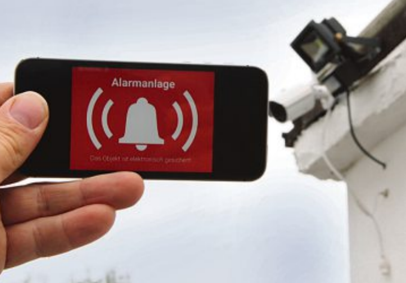 Neben diversen Sensoren können auch Kameras oder Bewegungsmelder hinzugefügt werden. Bild: maho/stock.adobe.com Neben diversen Sensoren können auch Kameras oder Bewegungsmelder hinzugefügt werden. Bild: maho/stock.adobe.com