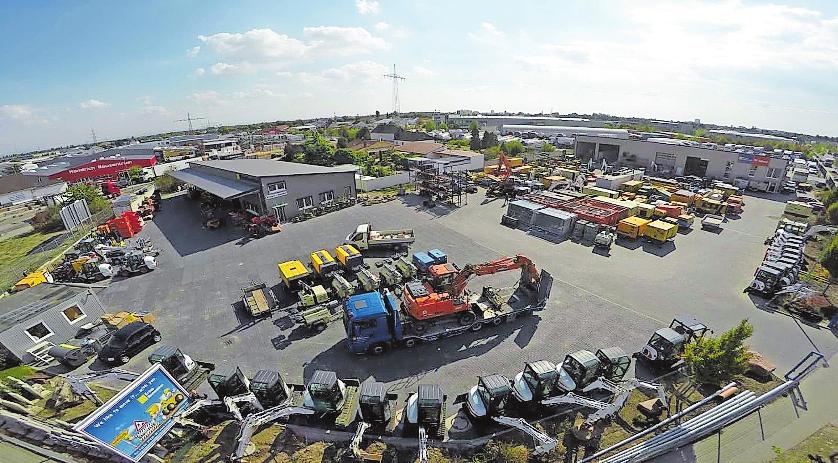 Mit Vollsortiment ausgestattet: Mehr als 350 Baumaschinen sind im Angebot des Mietparks. FOTO: KRAUS BAUMASCHINEN Mit Vollsortiment ausgestattet: Mehr als 350 Baumaschinen sind im Angebot des Mietparks. FOTO: KRAUS BAUMASCHINEN
