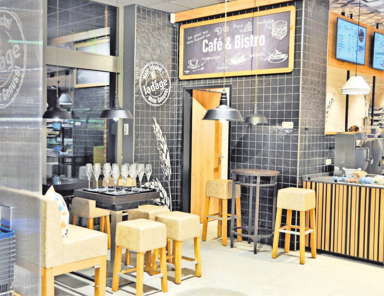 Demnächst wird das Bistro um rund 40 Quadratmeter für weitere Sitzflächen erweitert. Demnächst wird das Bistro um rund 40 Quadratmeter für weitere Sitzflächen erweitert.