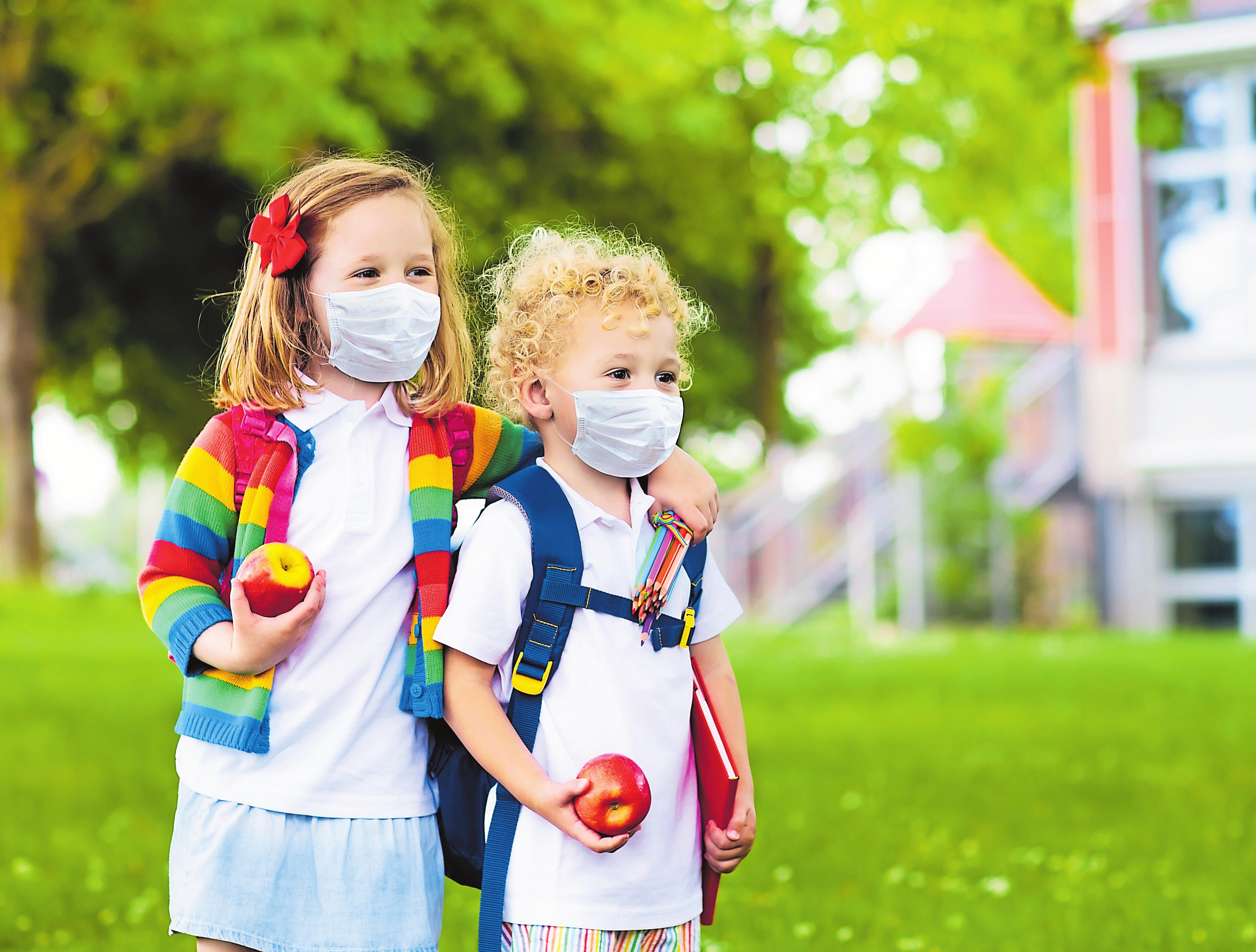 Auch wenn Kinder bis sechs Jahre keine Maske tragen müssen, sollte man Kinder mit Vorerkrankungen besonders schützen.