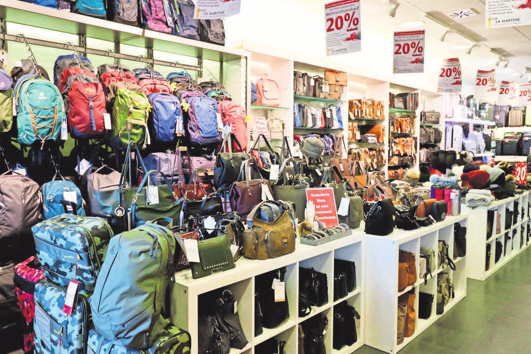 Rabatte auf Rucksäcke, Businesstaschen und Koffer – bei Leder La Martine lohnt sich der Weihnachtseinkauf. Rabatte auf Rucksäcke, Businesstaschen und Koffer – bei Leder La Martine lohnt sich der Weihnachtseinkauf.