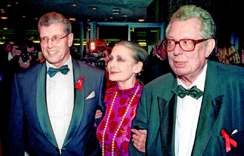 2000 Alard von Rohr (l.), Mitinitiator der Festlichen Operngala, gemeinsam mit der Berliner Charity-Grande-Dame Irina Pabst und dem Generalintendanten der Deutschen Oper, Götz Friedrich. PA/DPA/KALAENE JENS 2000 Alard von Rohr (l.), Mitinitiator der Festlichen Operngala, gemeinsam mit der Berliner Charity-Grande-Dame Irina Pabst und dem Generalintendanten der Deutschen Oper, Götz Friedrich. PA/DPA/KALAENE JENS