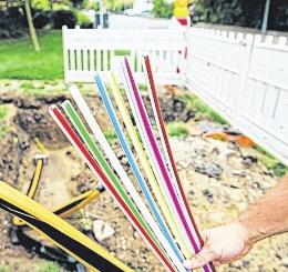 Schnelles Internet ist für Firmen wichtig. Gut vorangekommen ist der Kreis beim Breitbandausbau im Droyßiger-Zeitzer Forst. FOTO: DPA Schnelles Internet ist für Firmen wichtig. Gut vorangekommen ist der Kreis beim Breitbandausbau im Droyßiger-Zeitzer Forst. FOTO: DPA