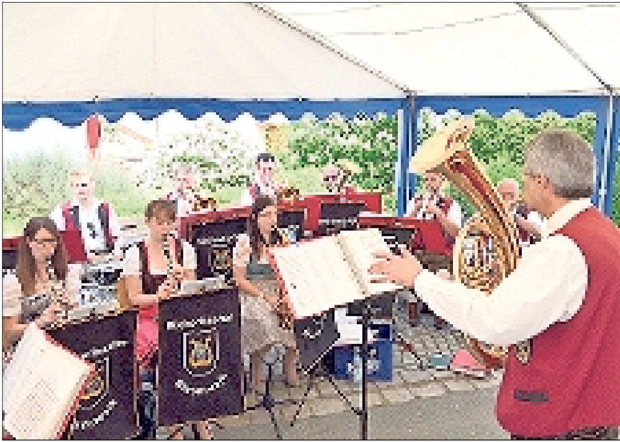 Die Büchenbacher Blasmusik ist für die musikalische Umrahmung der Andacht sowie für die Unterhaltungsmusik zum Fest zuständig. Die Büchenbacher Blasmusik ist für die musikalische Umrahmung der Andacht sowie für die Unterhaltungsmusik zum Fest zuständig.