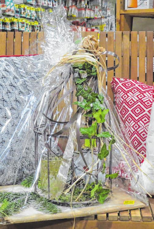 Liebevoll verpacktes Geschenk Liebevoll verpacktes Geschenk
