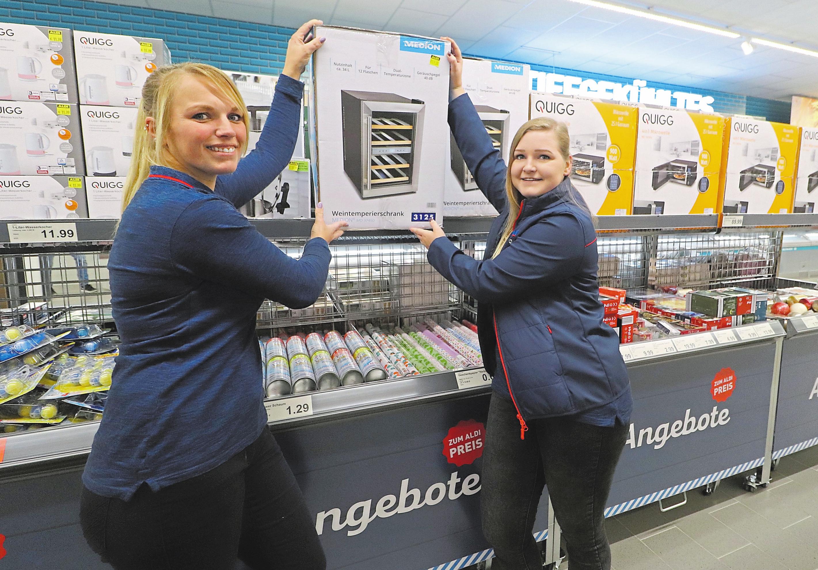Unter dem Motto „ALDI aktuell“ wird im wöchentlich wechselnden Sortiment Aktionsware angeboten. Unter dem Motto „ALDI aktuell“ wird im wöchentlich wechselnden Sortiment Aktionsware angeboten.