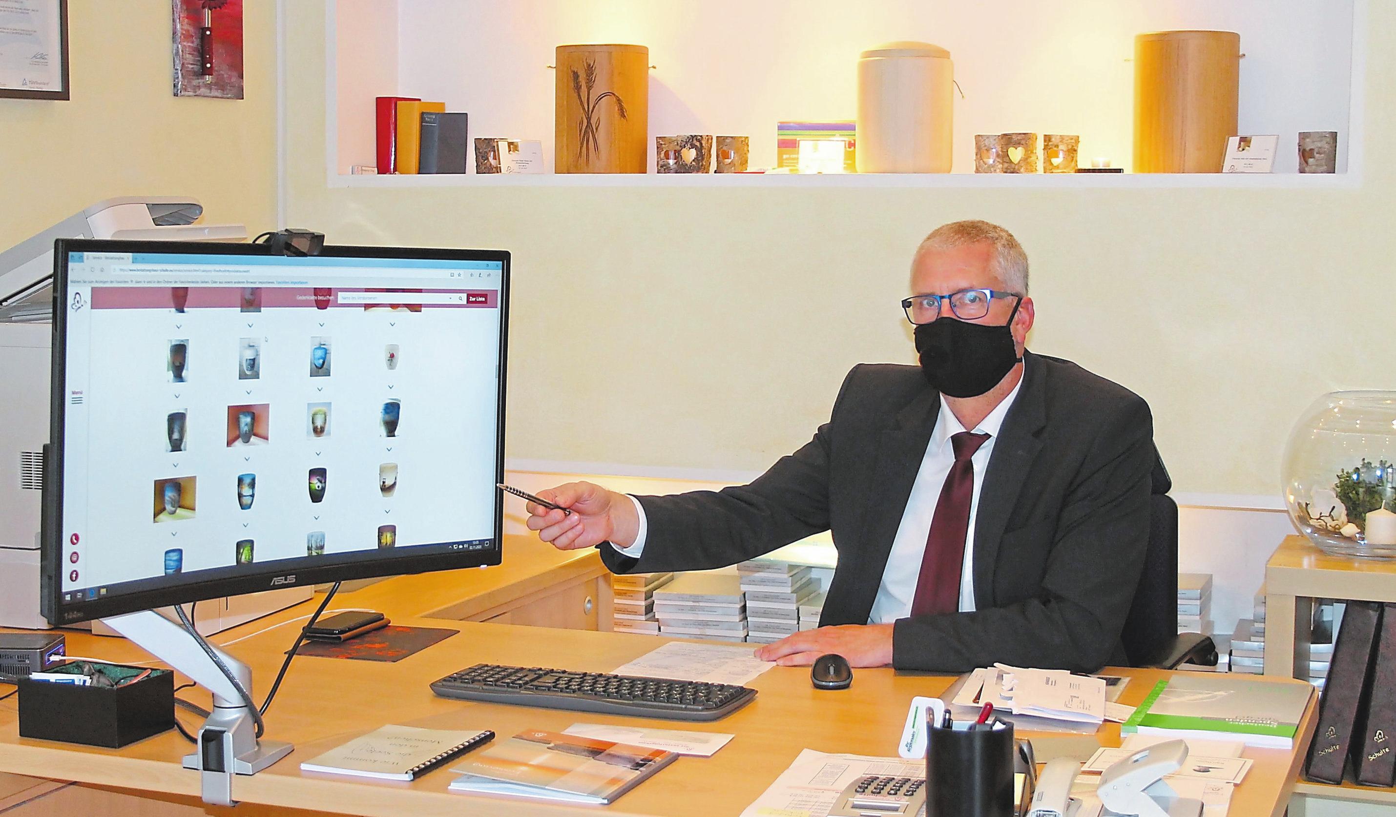 Corona-konform berät Martin Schulte seine Kunden im Büro, persönlich zu Hause oder, wenn gewünscht, am Telefon. Foto: Evering Corona-konform berät Martin Schulte seine Kunden im Büro, persönlich zu Hause oder, wenn gewünscht, am Telefon. Foto: Evering