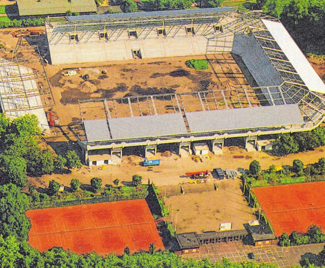 1993: Die Bauarbeiten im Carl-Benz-Stadion laufen auf Hochtouren. BILD: ARCHIV 1993: Die Bauarbeiten im Carl-Benz-Stadion laufen auf Hochtouren. BILD: ARCHIV