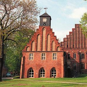 Lohnenswerter Abstecher: das Zisterzienserkloster Zinna nahe Jüterbog. FOTO: PA / KARLHEINZ SCHINDLER Lohnenswerter Abstecher: das Zisterzienserkloster Zinna nahe Jüterbog. FOTO: PA / KARLHEINZ SCHINDLER