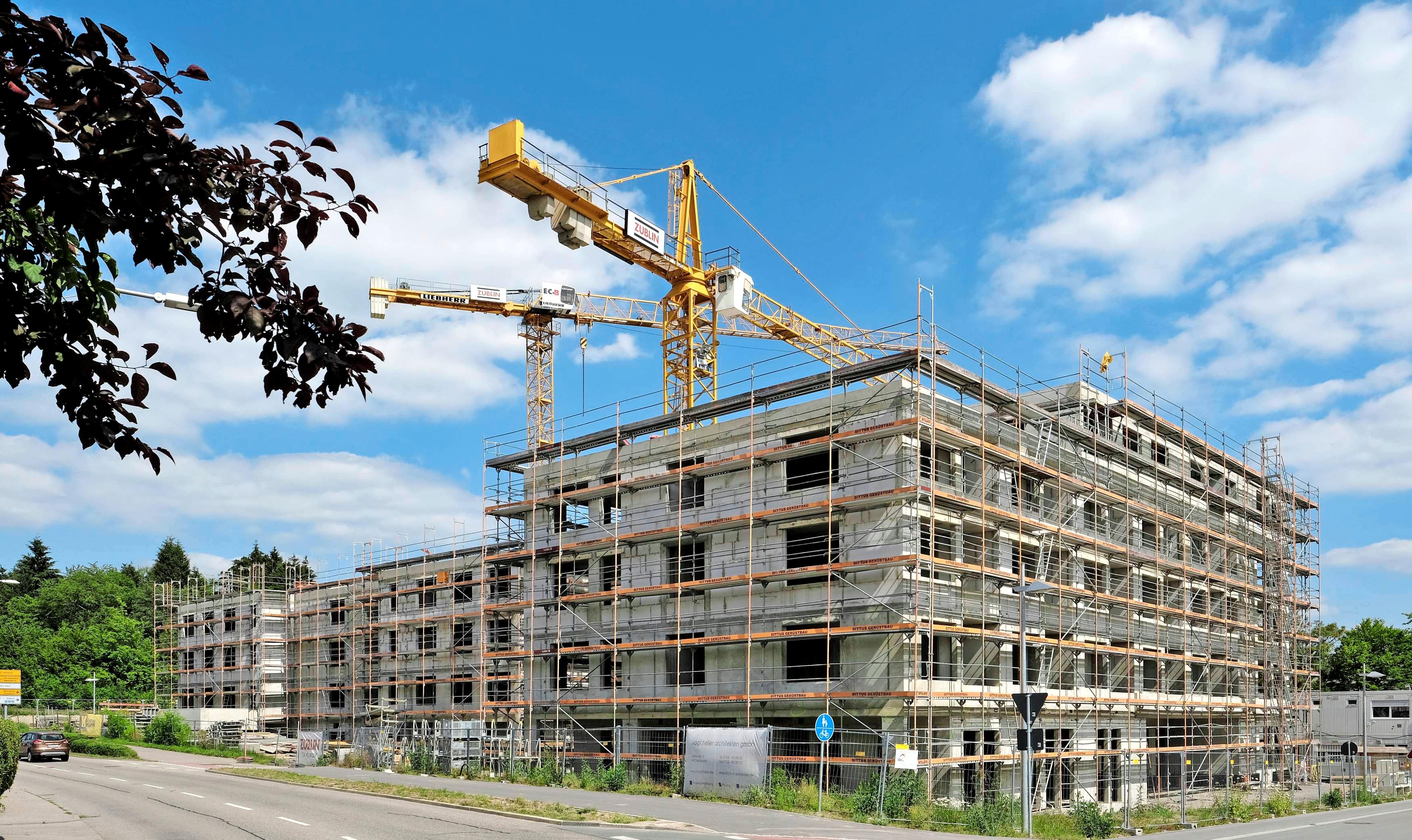 Es geht voran: Im August feierte die Stadt Richtfest am St. Vinzenz-Neubau. Im Oktober erfolgt derAbbruch der Heizzentrale in der Spitalstraße. Foto: Archiv/Mugler Es geht voran: Im August feierte die Stadt Richtfest am St. Vinzenz-Neubau. Im Oktober erfolgt derAbbruch der Heizzentrale in der Spitalstraße. Foto: Archiv/Mugler