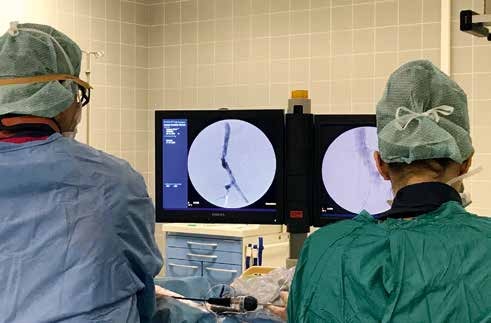 Kommen invasive Therapien zum Einsatz, ist es die schonende Kathetertechnik, eine Operation bzw. die Kombination (Hybrid-Eingriff). Kommen invasive Therapien zum Einsatz, ist es die schonende Kathetertechnik, eine Operation bzw. die Kombination (Hybrid-Eingriff).