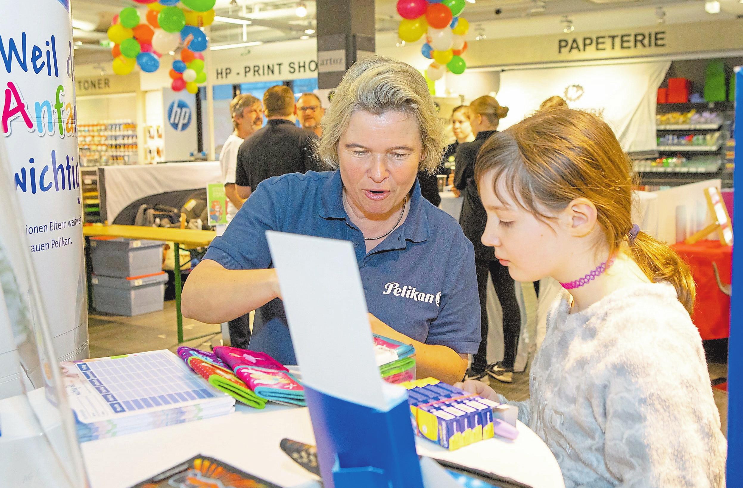 Die Firma Pelikan wird an diesem besonderen Aktionstag mit Unterstützung einer Außendienst-Kollegin mit dabei sein. Foto:Nicole Lüttecke Die Firma Pelikan wird an diesem besonderen Aktionstag mit Unterstützung einer Außendienst-Kollegin mit dabei sein. Foto:Nicole Lüttecke