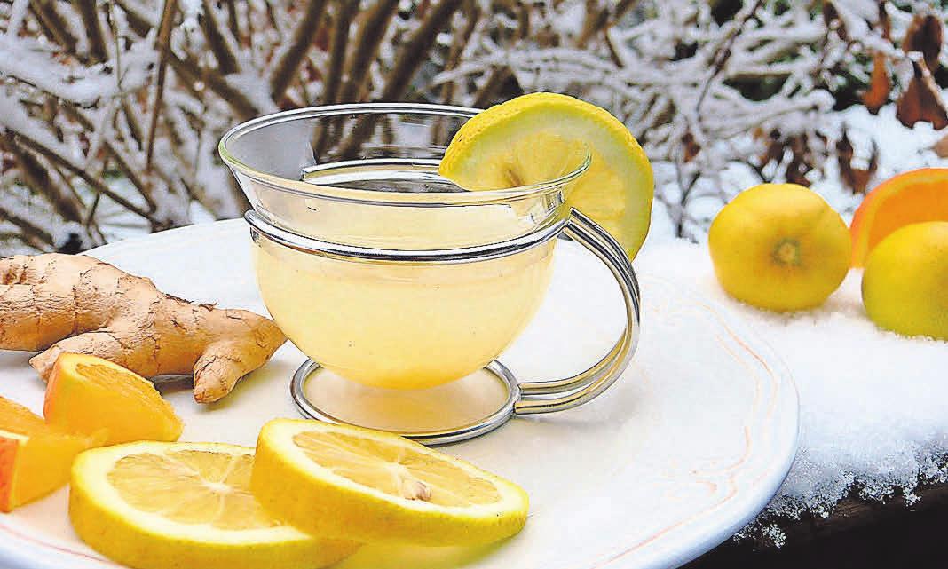 Ebenfalls beliebt und sehr gesund: Eine heiße Zitrone mit Ingwer und Honig. Ebenfalls beliebt und sehr gesund: Eine heiße Zitrone mit Ingwer und Honig.