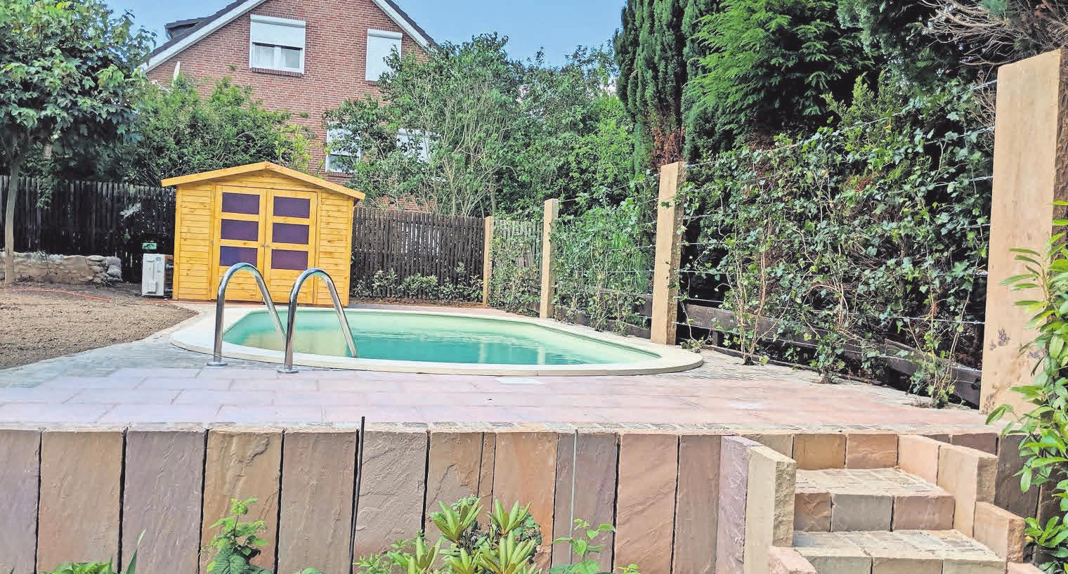 Für einen schönen Pool ist auch auf kleineren Grundstücken Platz. Für einen schönen Pool ist auch auf kleineren Grundstücken Platz.