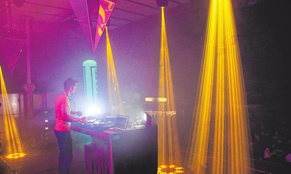Die DJ´s garantieren Stimmung pur. Die DJ´s garantieren Stimmung pur.