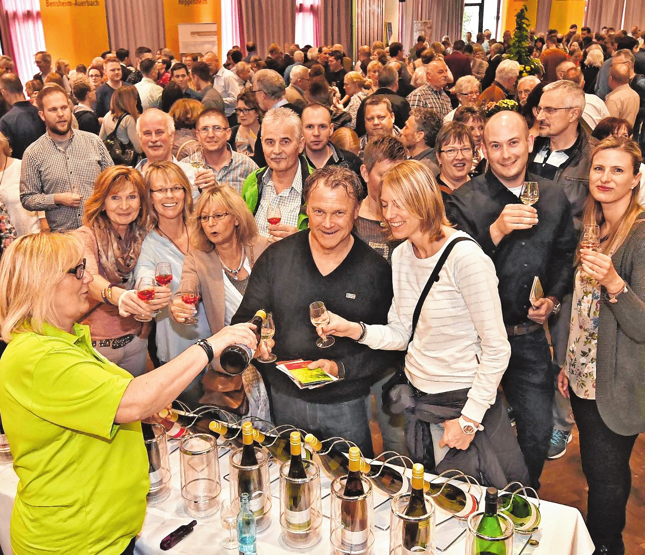 Wie üblich ist der Weinreff der Startschuss für den Bergsträßer Weinfrühling. In diesem Jahr zieht die beliebte Veranstaltung wegen der Sanierung des Bürgerhauses in die Mensa der Karl-Kübel-Schule um. | Bild: Funck Wie üblich ist der Weinreff der Startschuss für den Bergsträßer Weinfrühling. In diesem Jahr zieht die beliebte Veranstaltung wegen der Sanierung des Bürgerhauses in die Mensa der Karl-Kübel-Schule um. | Bild: Funck
